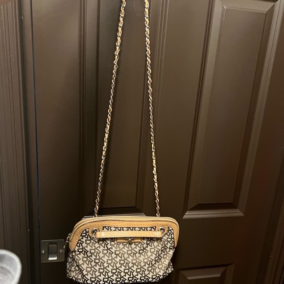 DKNY Logo Shoulder or Crossbody Bag - Picture 2 of 4